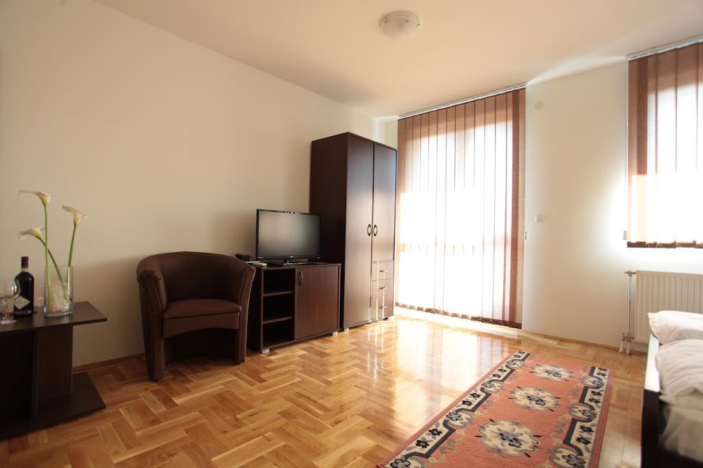 Hostel Royal Obrenovac  Pokoj fotografie
