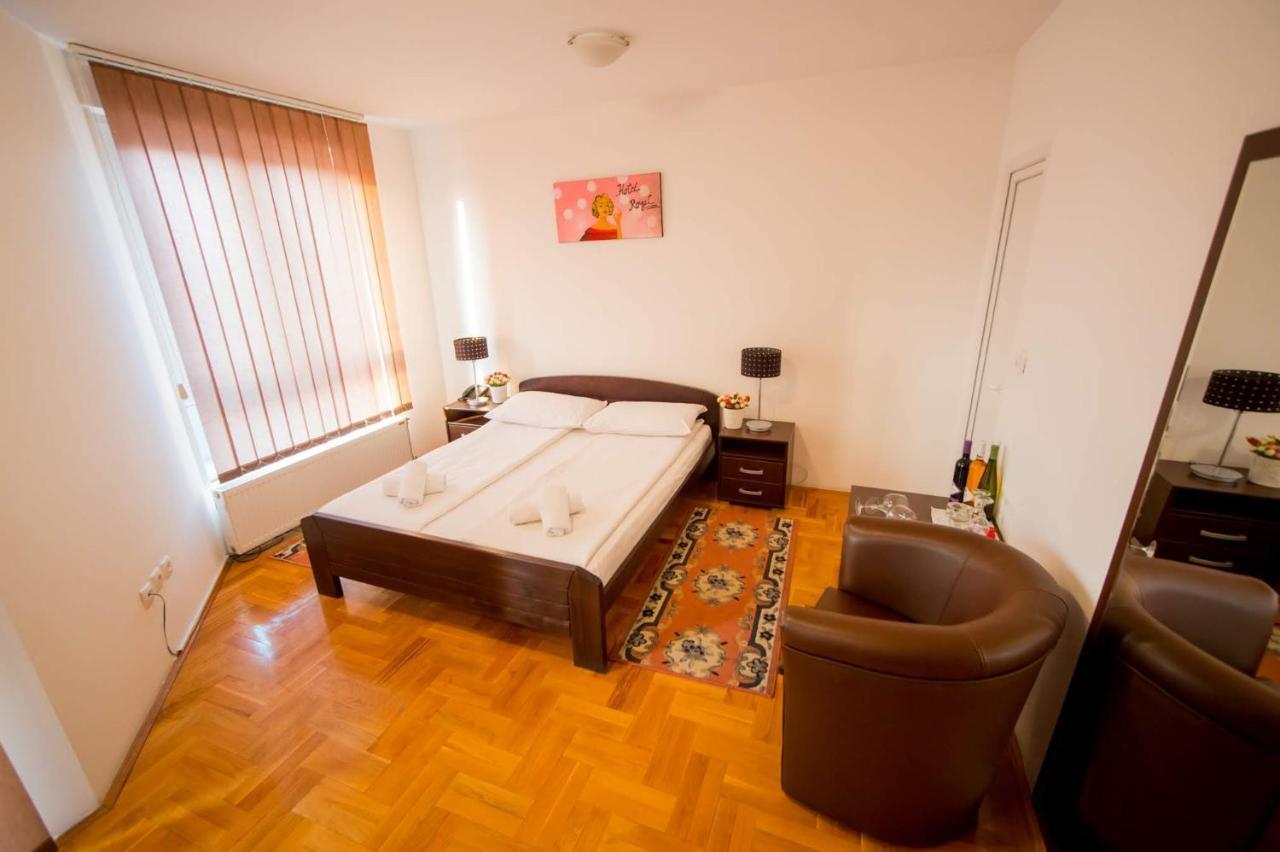 Hostel Royal Obrenovac  Exteriér fotografie