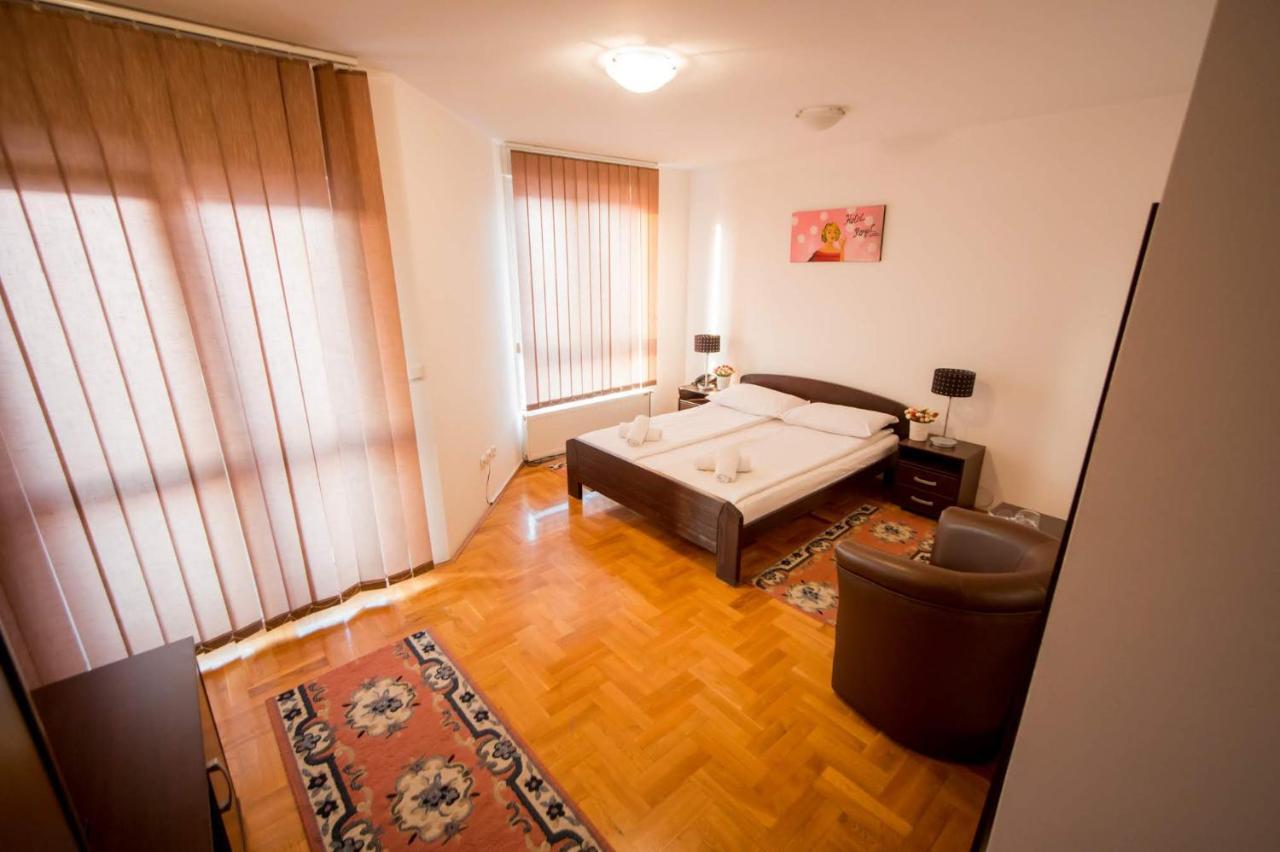 Hostel Royal Obrenovac  Exteriér fotografie