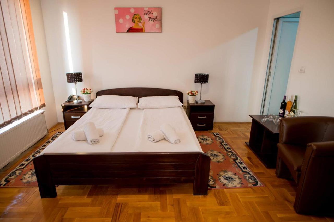 Hostel Royal Obrenovac  Exteriér fotografie