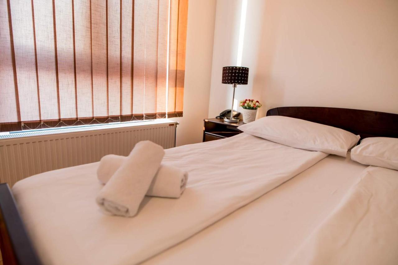 Hostel Royal Obrenovac  Exteriér fotografie