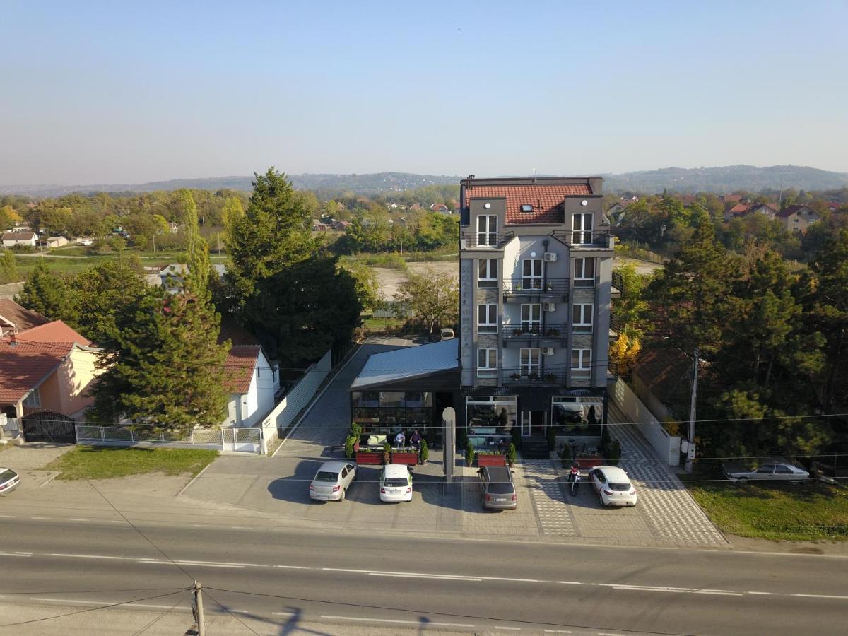 Hostel Royal Obrenovac  Exteriér fotografie